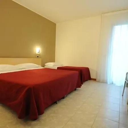 酒店 Elvezia 佩萨罗