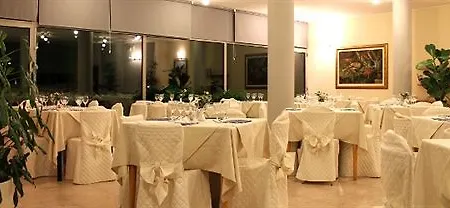 Hotel Elvezia 3*