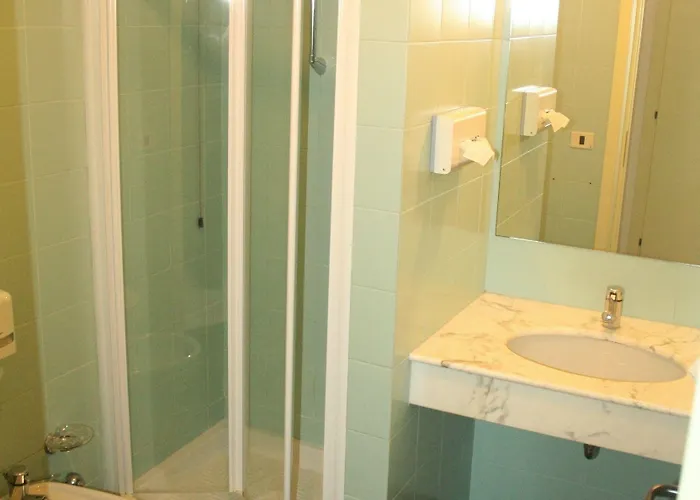 Elvezia 酒店 佩萨罗