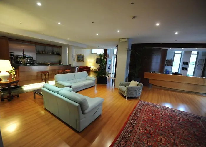 酒店 Elvezia 佩萨罗