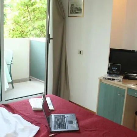 Elvezia 3* ペザロ