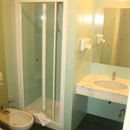 Elvezia 酒店 佩萨罗